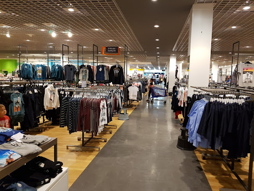 Magasin de vêtements C&A Claye-Souilly