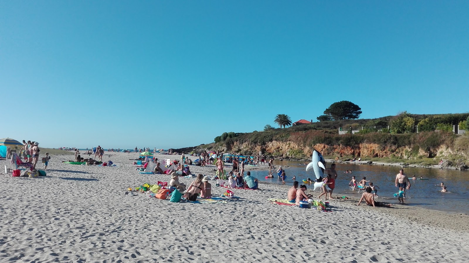 Playa de Seiruga'in fotoğrafı çok temiz temizlik seviyesi ile