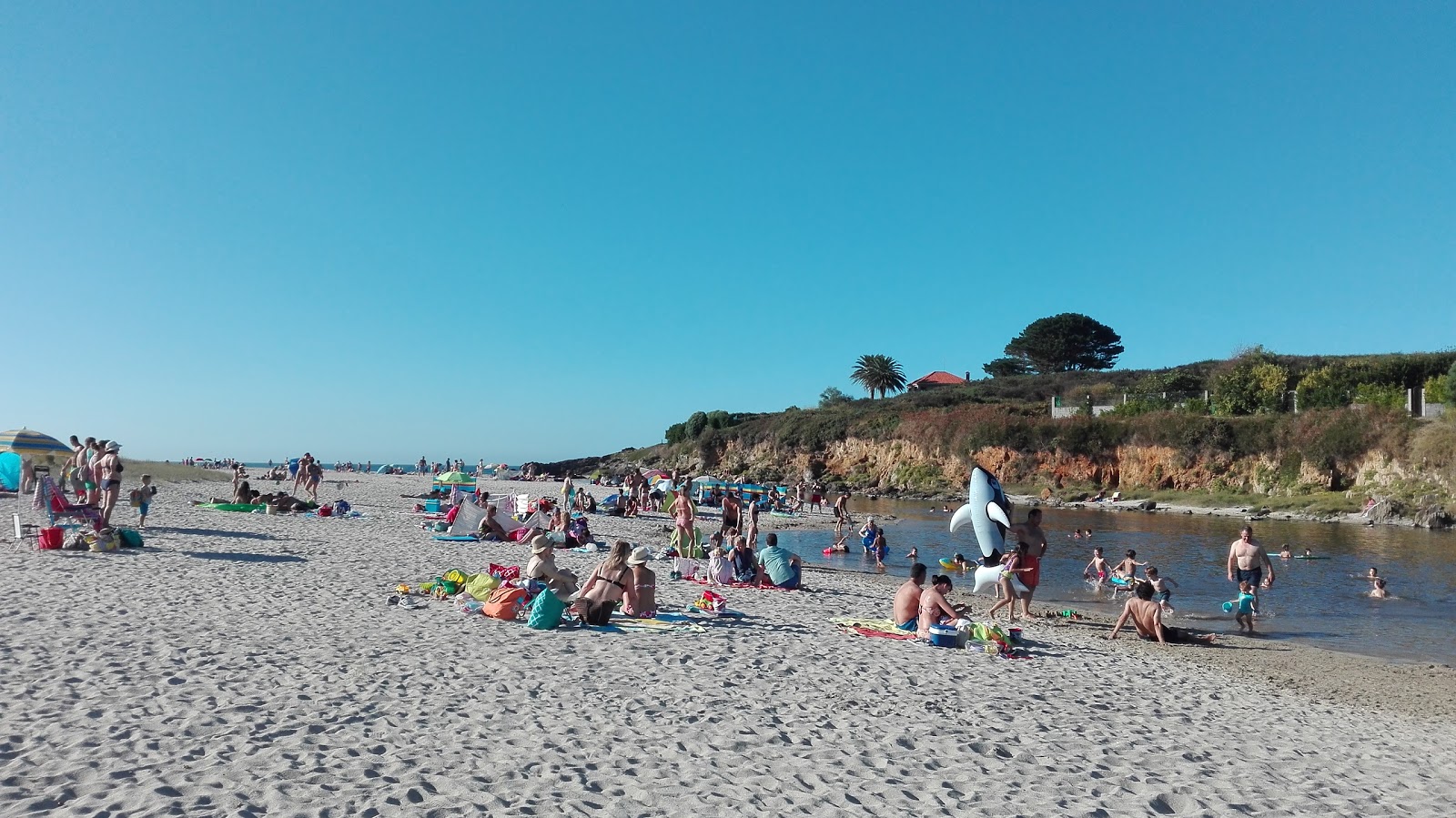 Foto af Playa de Seiruga med rummelig bugt