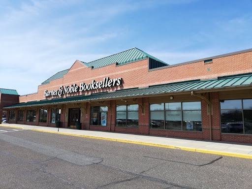 Book Store «Barnes & Noble Booksellers Moorestown», reviews and photos, 1311 Nixon Dr, Moorestown, NJ 08057, USA