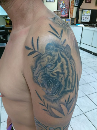 Tattoo Shop «Unlimited Tattoo», reviews and photos, 359 S Irwindale Ave, Azusa, CA 91702, USA