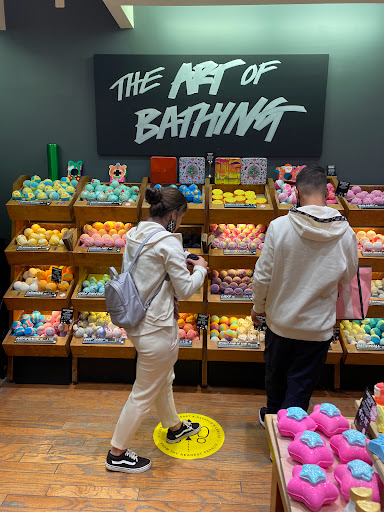 Cosmetics Store «Lush Cosmetics», reviews and photos, 7101 Democracy Blvd, Bethesda, MD 20817, USA