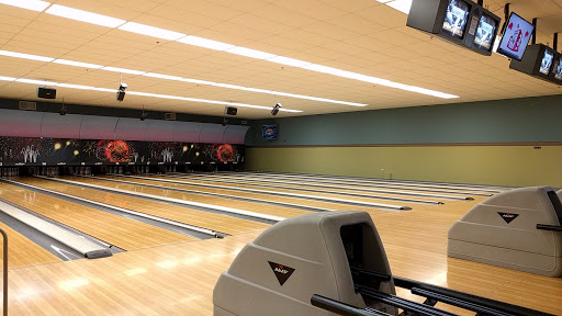 Bowling Alley «Kingston Lanes Bowling and Sports Lounge», reviews and photos, 1330 S Eastwood Dr, Woodstock, IL 60098, USA