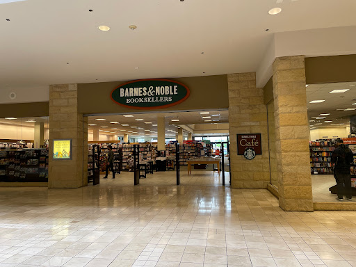 Book Store «Barnes & Noble Booksellers Clackamas Town Ctr Mall», reviews and photos, 12000 SE 82nd Ave, Portland, OR 97086, USA