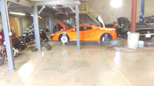 Auto Body Shop «Geneva Body Shop», reviews and photos, 901 N Raddant Rd, Batavia, IL 60510, USA