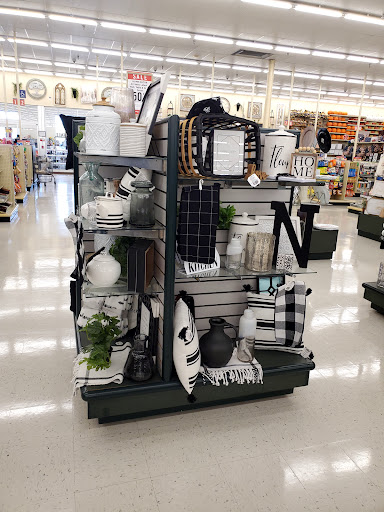 Craft Store «Hobby Lobby», reviews and photos, 255 W Roosevelt Rd, Lombard, IL 60148, USA