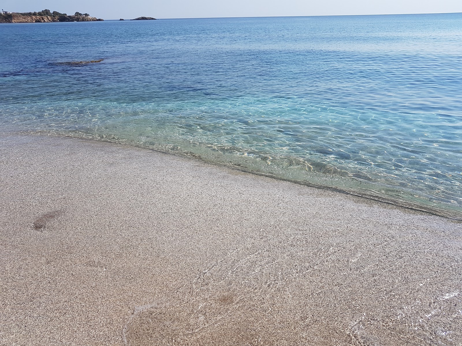 Foto av Gefyri Beach med turkos rent vatten yta