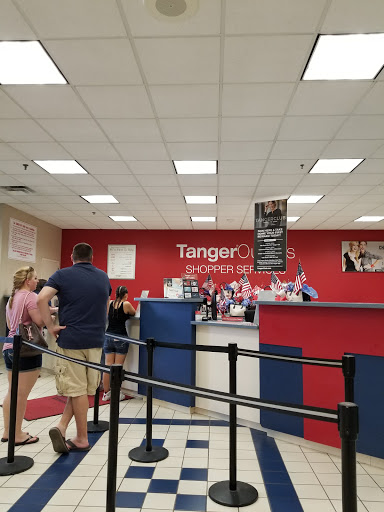 Outlet Mall «Tanger Outlet Riverhead», reviews and photos, 200 Tanger Mall Dr, Riverhead, NY 11901, USA