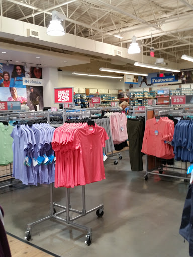 Sportswear Store «Columbia Sportswear Outlet Store - Premium Outlets», reviews and photos, 4976 Premium Outlets Way, Chandler, AZ 85226, USA