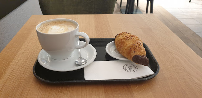 Rezensionen über Caffè Spettacolo Neuchâtel CFF in Neuenburg - Café