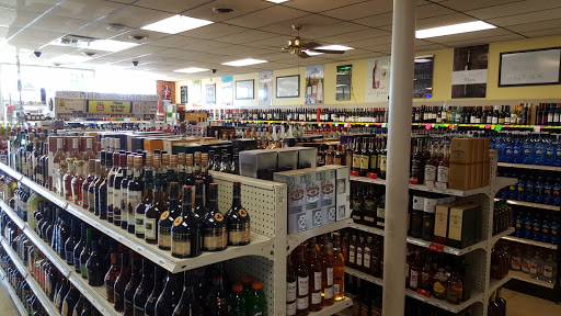 Wine Store «Pauken Wine & Liquor», reviews and photos, 221 Golden Gate Plz, Maumee, OH 43537, USA