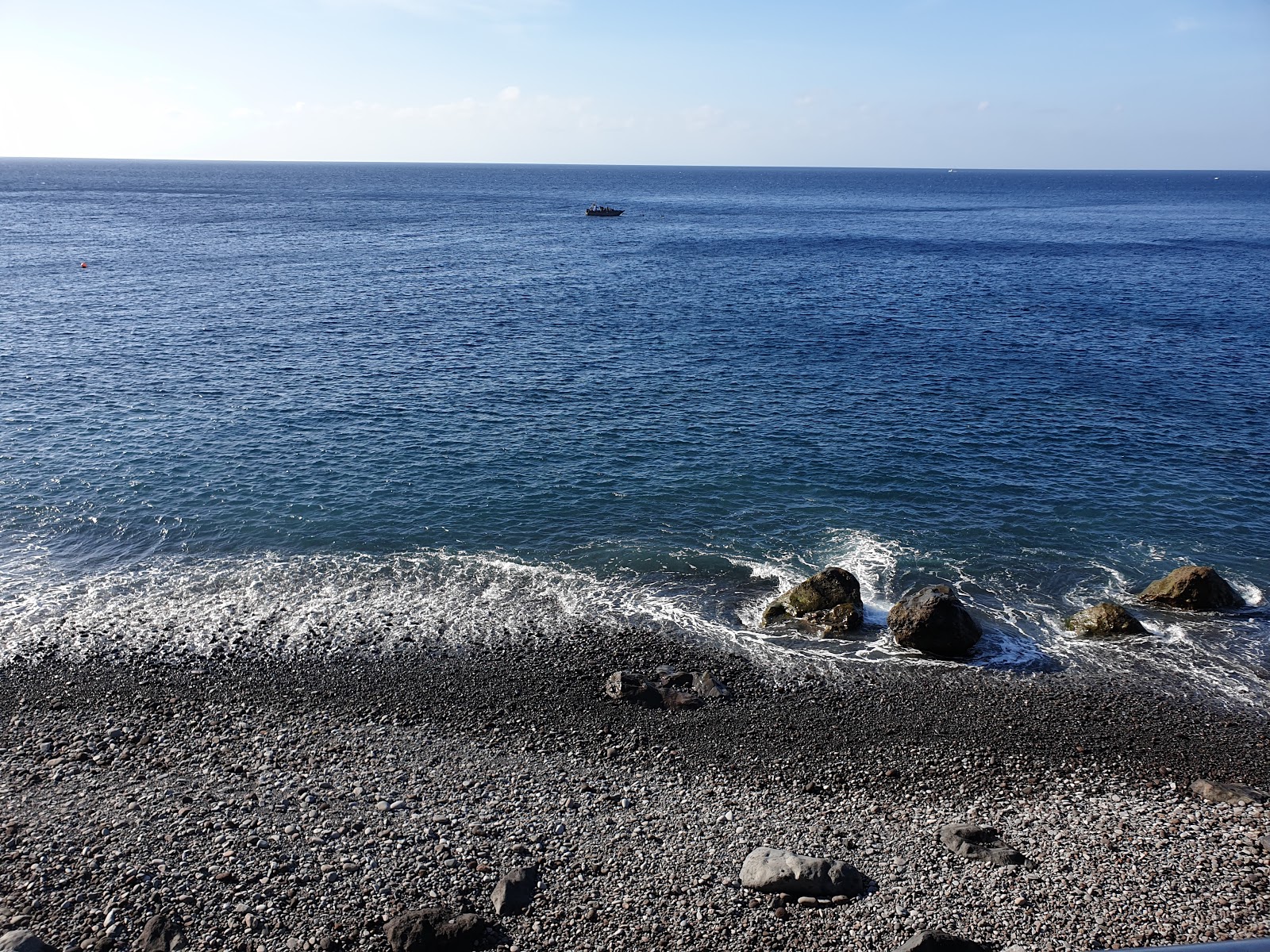 Photo de Praia do Garajau situé dans une zone naturelle