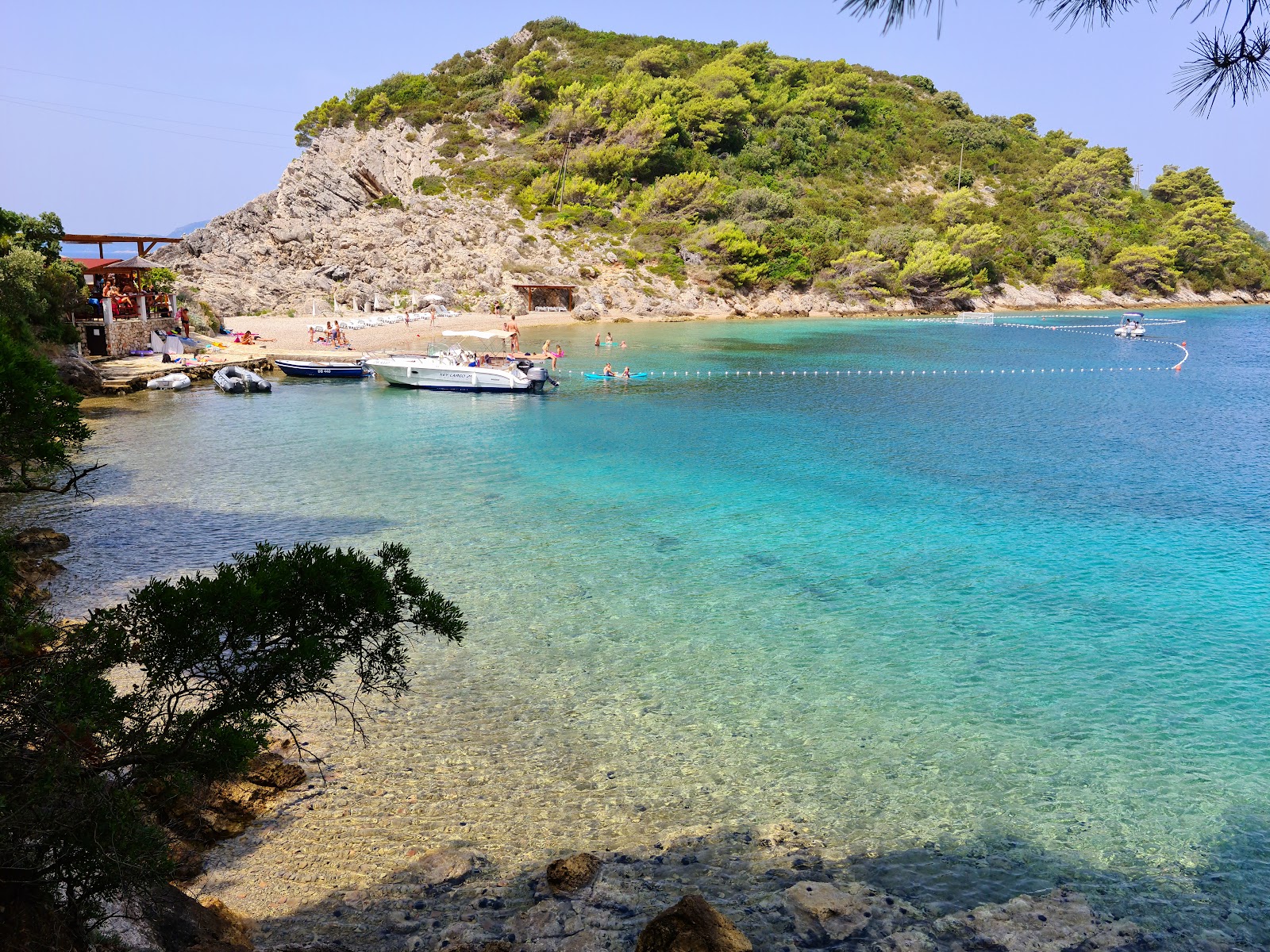 Prijezba Beach'in fotoğrafı uçurumlarla desteklenmiş