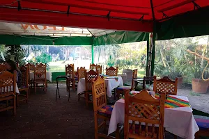 Hostería Del Parque image