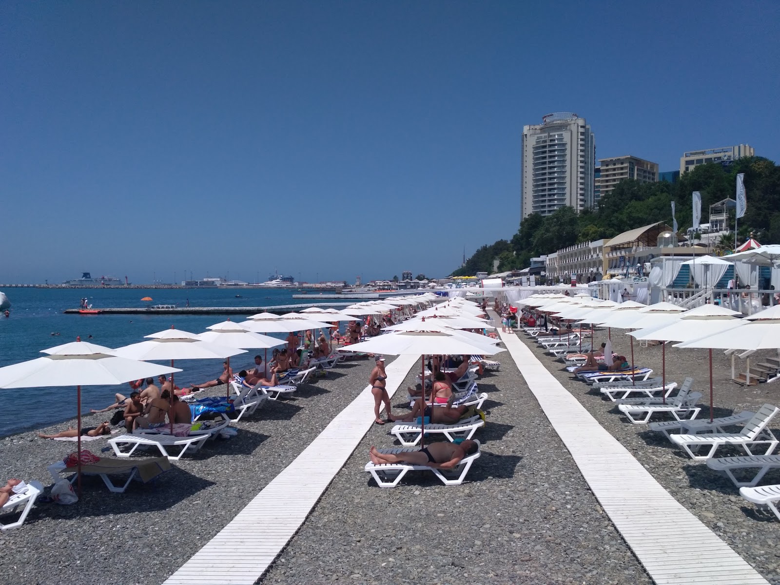 Foto de Primorsky beach y el asentamiento