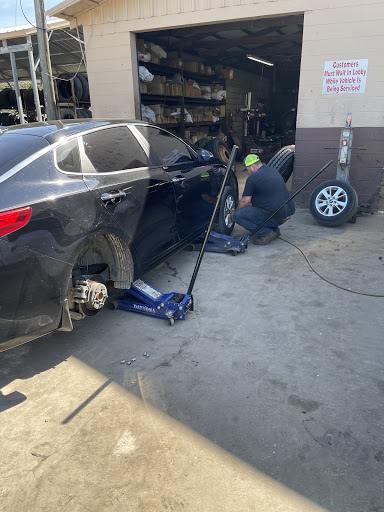 Tire Shop «Town and Country Tire Services», reviews and photos, 317 E Howard St, Live Oak, FL 32064, USA