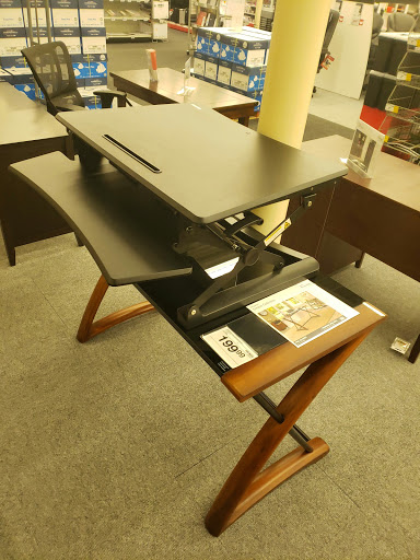 Office Supply Store «Staples», reviews and photos, 43313 Woodward Ave, Bloomfield Hills, MI 48302, USA