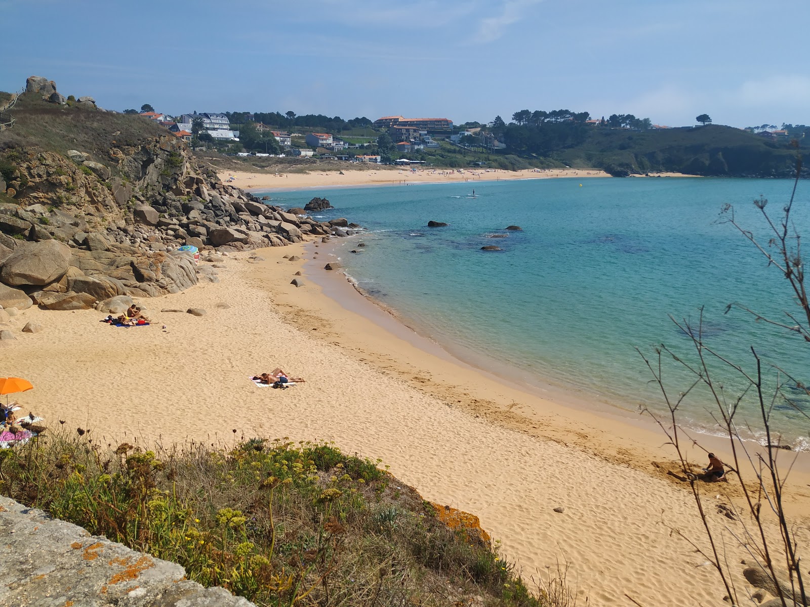 Foxos beach'in fotoğrafı ve yerleşim