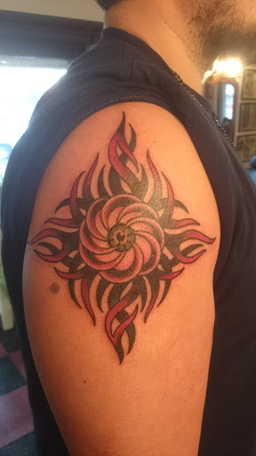 Tattoo Shop «Roselle Tattoo Company», reviews and photos, 25W163 Lake St, Roselle, IL 60172, USA