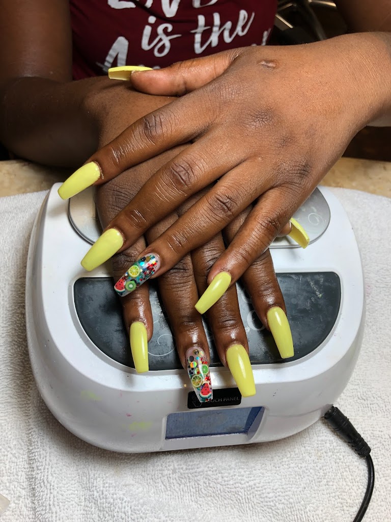 Dazzling Nail Spa 70094