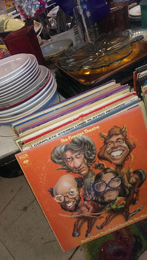 Thrift Store «Free Oakland UP», reviews and photos, 2809 MacArthur Blvd, Oakland, CA 94602, USA