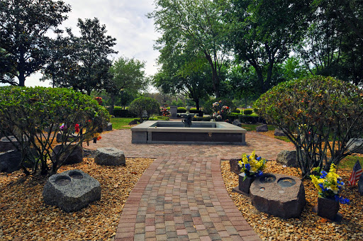 Cemetery «Osceola Memory Gardens - Funeral Homes, Cemetery & Crematory», reviews and photos, 1717 Old Boggy Creek Rd, Kissimmee, FL 34744, USA