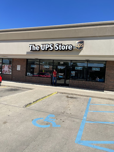 Shipping and Mailing Service «The UPS Store», reviews and photos, 420 Eureka Rd, Wyandotte, MI 48192, USA