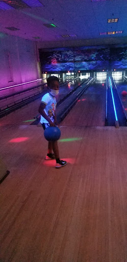 Bowling Alley «Wilmette Bowling Center Inc», reviews and photos, 1903 Schiller Ave, Wilmette, IL 60091, USA