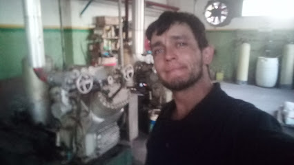 Jorge Larrosa Electricista