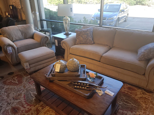 Furniture Store «La-Z-Boy Furniture Galleries», reviews and photos, 7900 W Layton Ave, Greenfield, WI 53220, USA
