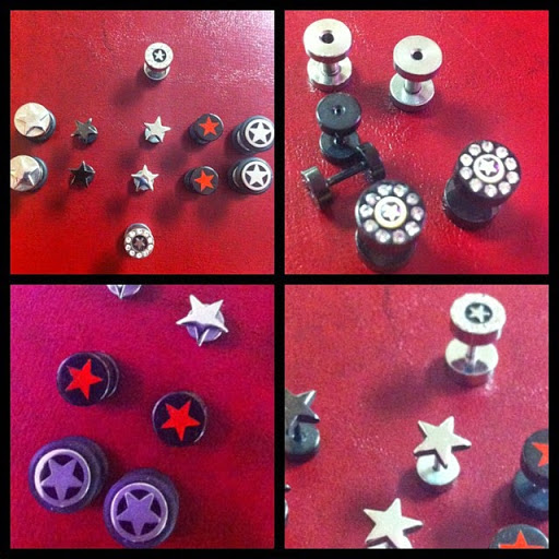 Tattoo Shop «studio 316 Tattoo & Body Piercing», reviews and photos, 84-22 Roosevelt Ave, Jackson Heights, NY 11372, USA