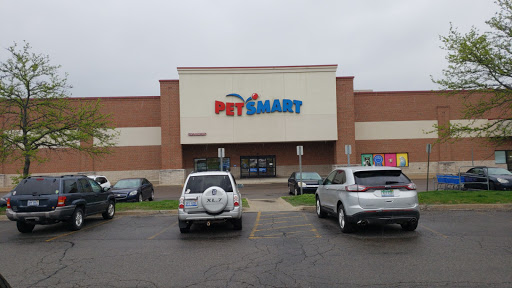 Pet Supply Store «PetSmart», reviews and photos, 5650 Mercury Dr, Dearborn, MI 48126, USA