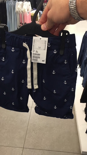 Stores to buy women's baggy pants Cairo