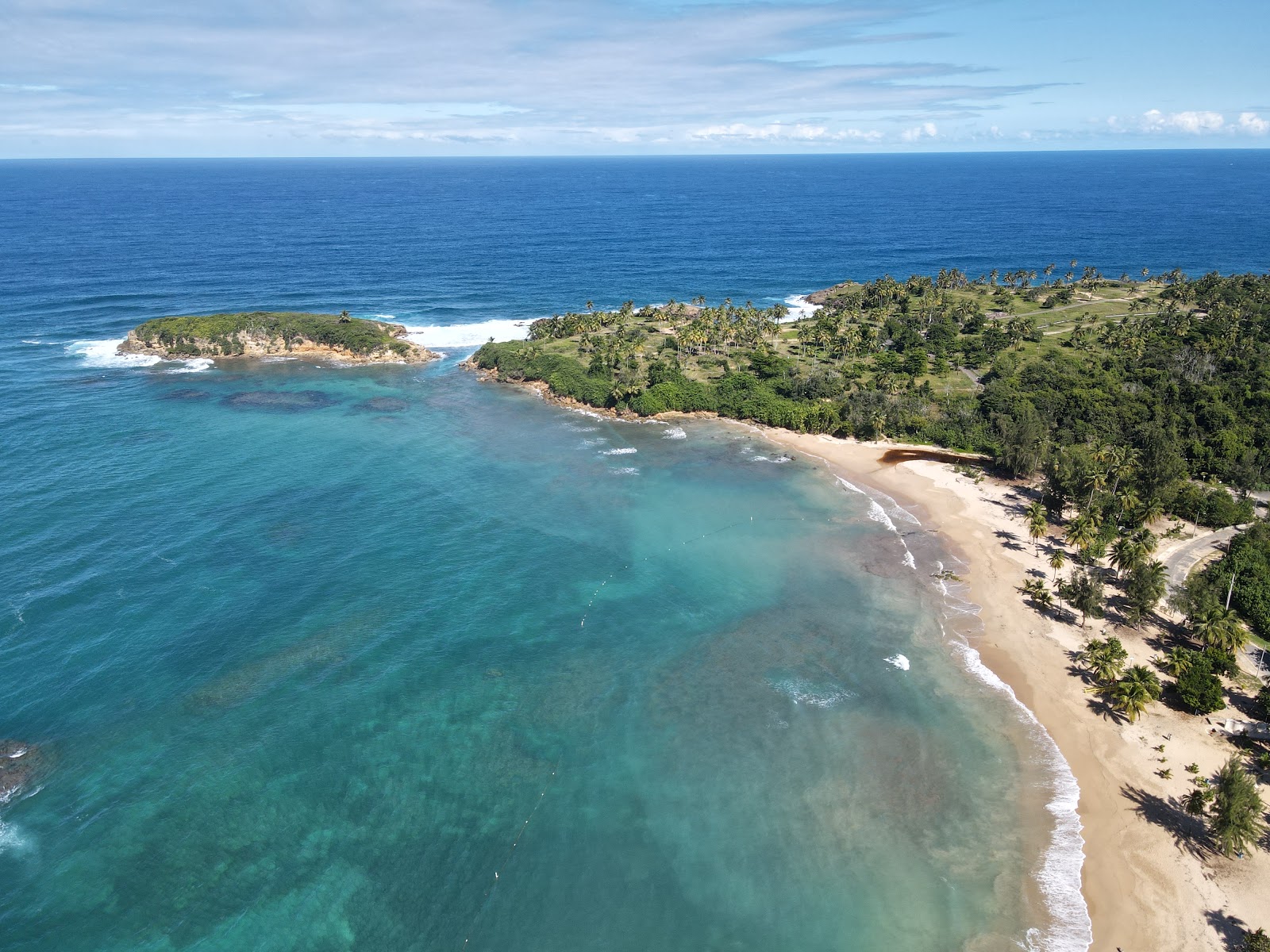 Balneario Cerro Gordo 🏖️ Vega Baja, Puerto Rico - gedetailleerde  kenmerken, kaart, foto's, image size:1600x1200