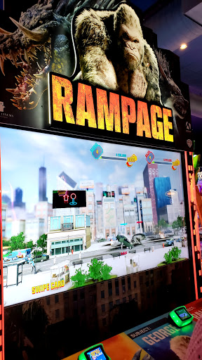 Sports Bar «Dave & Busters», reviews and photos