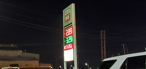 Gas Station «Route 3 Fuel and Liquor», reviews and photos, 2400 Mississippi Ave, Sauget, IL 62201, USA