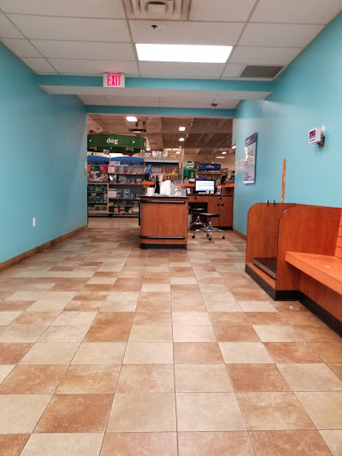 Pet Supply Store «PetSmart», reviews and photos, 3220 W Shaw Ave, Fresno, CA 93711, USA