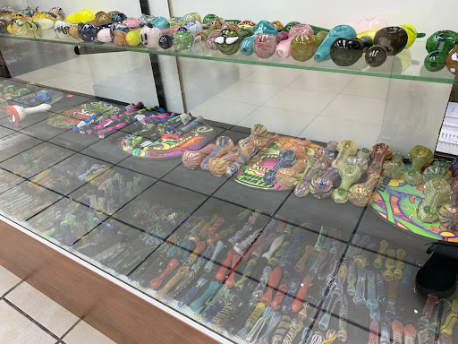 Tobacco Shop «Smoke Tokz Head Shop KC», reviews and photos, 1263 W 103rd St, Kansas City, MO 64114, USA