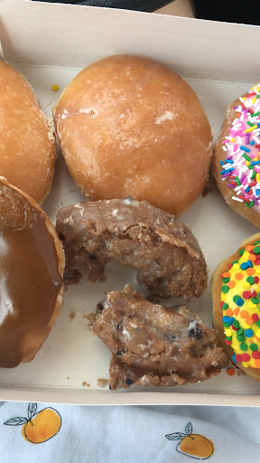 Bakery «Krispy Kreme Doughnuts», reviews and photos, 7428 Denton Hwy, Watauga, TX 76148, USA