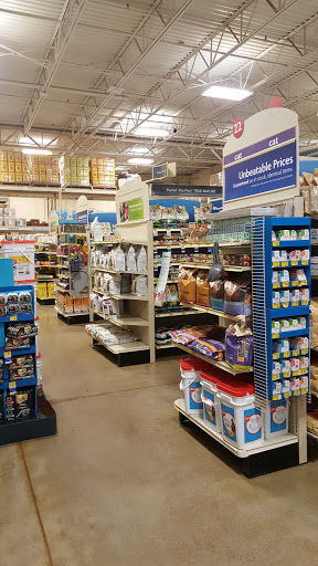 Pet Supply Store «PetSmart», reviews and photos, 20530 E 13 Mile Rd, Roseville, MI 48066, USA