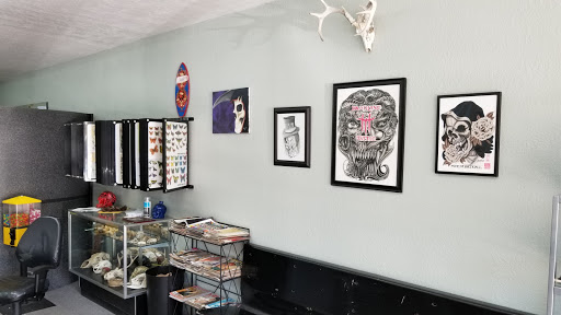 Tattoo Shop «Hardline Tattoo», reviews and photos, 109 W Main St, Monroe, WA 98272, USA