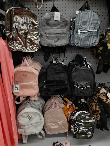 Shopping Mall «Southland Four Seasons Shopping Center», reviews and photos, 600 Clairton Blvd, Pittsburgh, PA 15236, USA