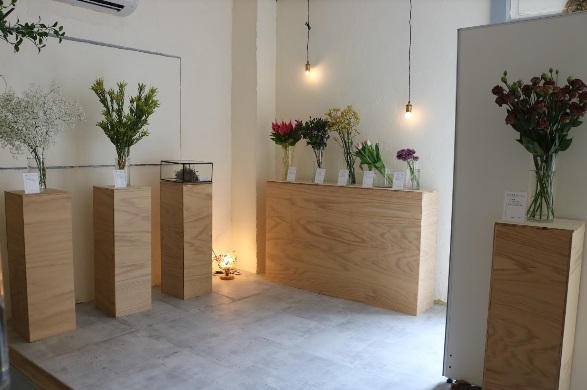 夜の花屋 From Apricot Tears 市内で宮崎市