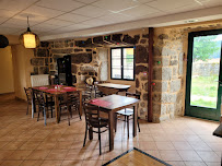 Atmosphère du Restaurant Auberge la Reine des Prés à Lachapelle-Graillouse - n°2