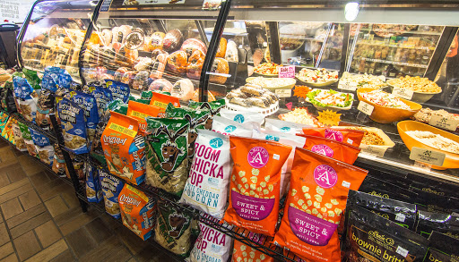 Liquor Store «Wine Palace», reviews and photos, 13971 Middlebelt Rd, Livonia, MI 48154, USA