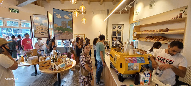 Sunflour Bakery - מאפייה