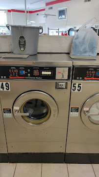 Arlington Coin Laundry - Photo 3 - Car repair in Arlington, VA, Washington