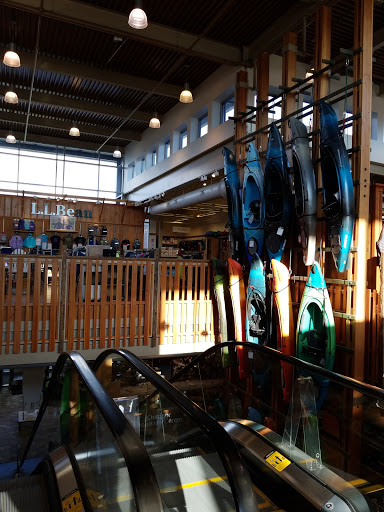 Clothing Store «L.L. Bean», reviews and photos, 6 Wayside Rd, Burlington, MA 01803, USA