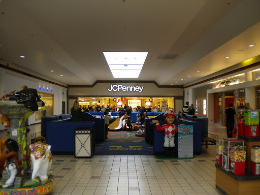 Shopping Mall «Wilton Mall», reviews and photos, 3065 NY-50, Saratoga Springs, NY 12866, USA