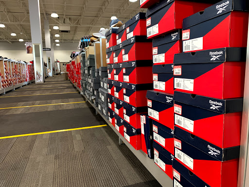 Shoe Store «DSW Designer Shoe Warehouse», reviews and photos, 10515 N Mopac Expy, Austin, TX 78759, USA